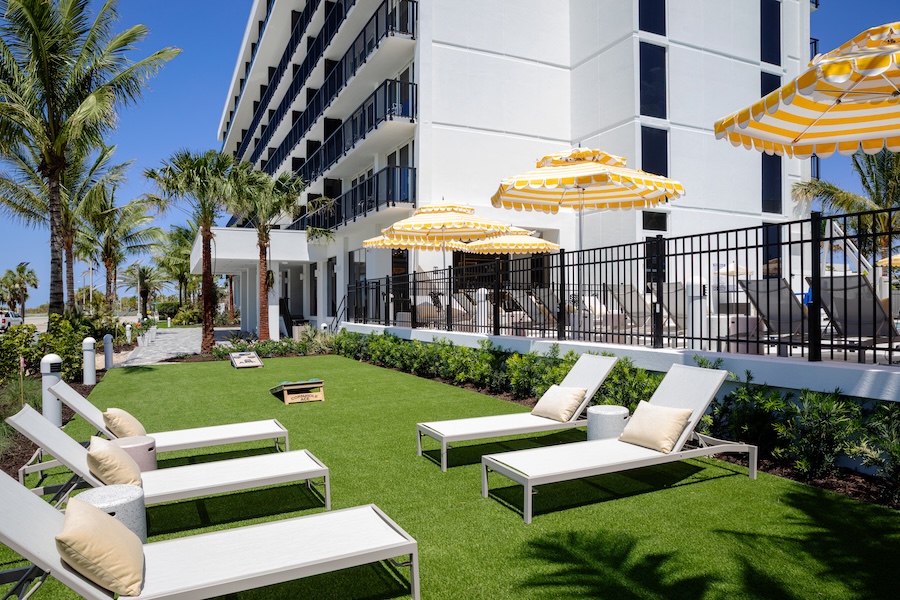 cirque st armands hotel outside pool