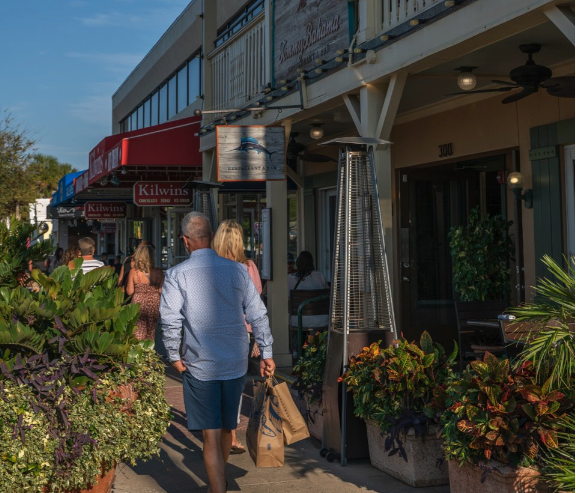 people walking and shopping st armands circle