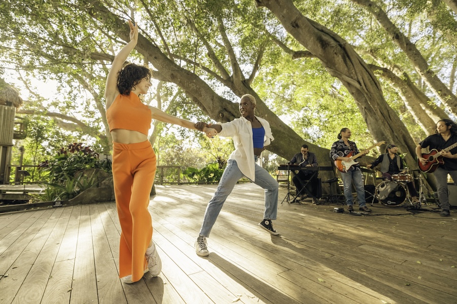 dancers in selby gardens sarasota