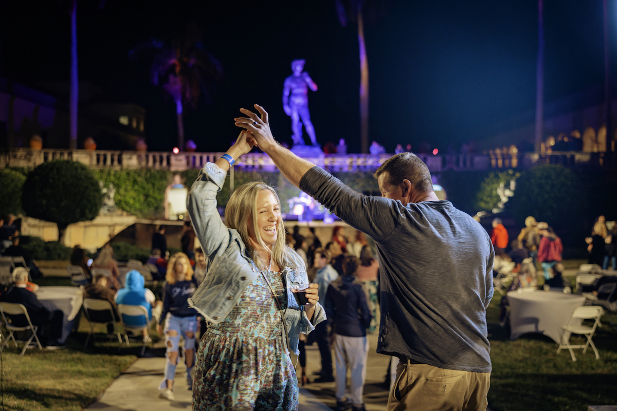 couple dancing at ringling underground