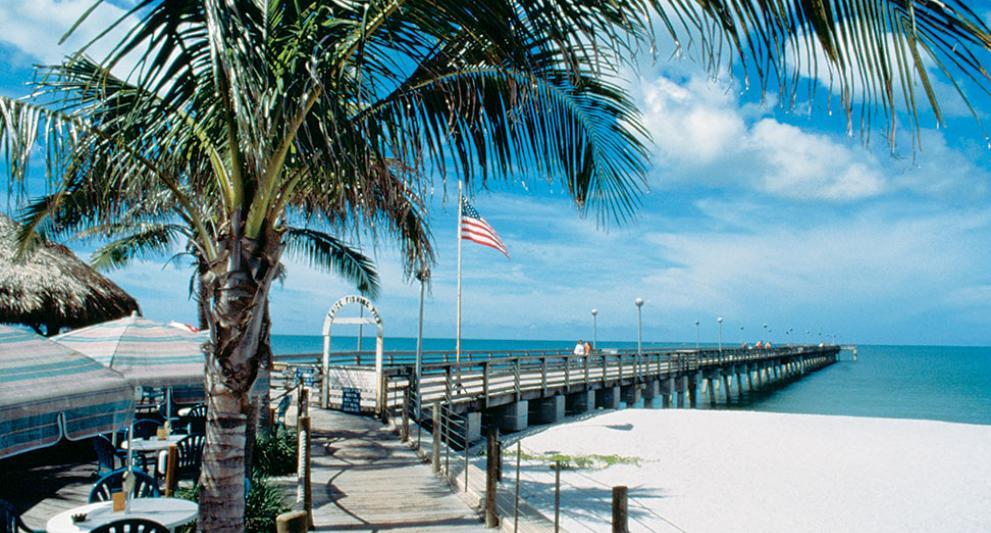 sharkys on the pier tiki bar seating